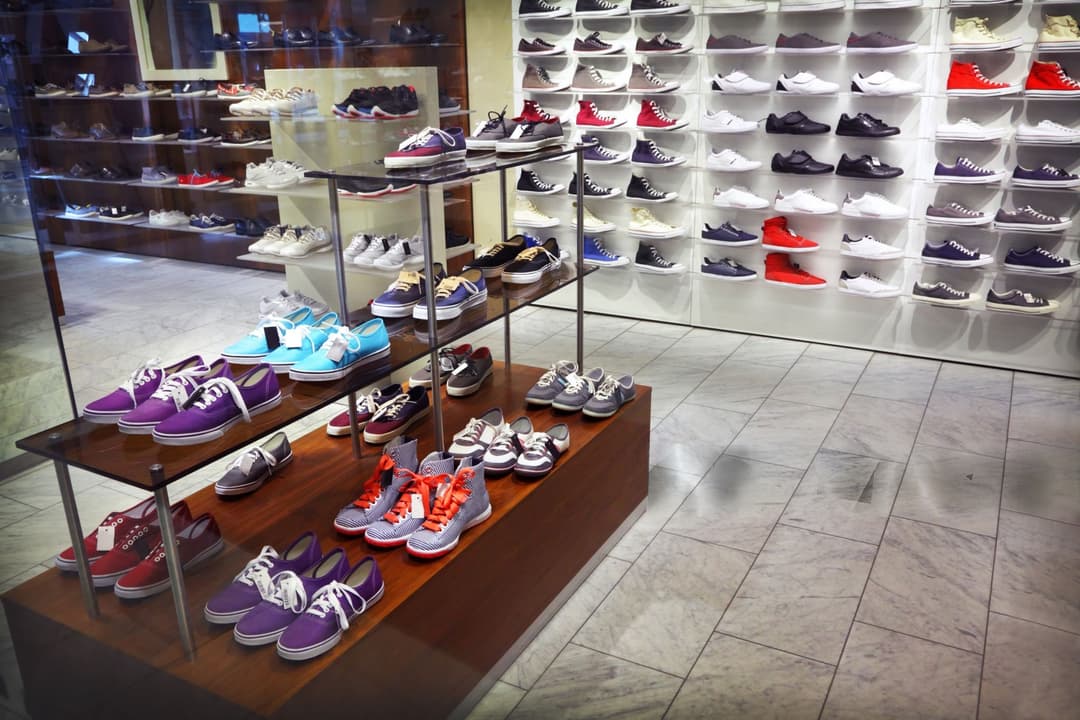 Pre-leased showroom for sale in India - ROI 5.92% - Monthly rent 3.82L/month - Property ID PR-202604-VN2AJ4